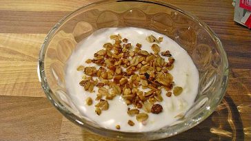 Amaranth Yogurt with Raspberries and Roasted Coconut Flakes