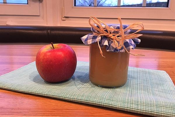Applesauce with Raspberries