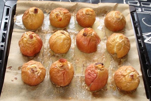 Baked Apples À La Didi