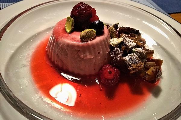 Berry Cream with Rum Fruits