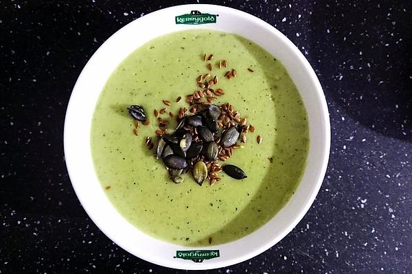 Broccoli Soup with Celery and Zucchini