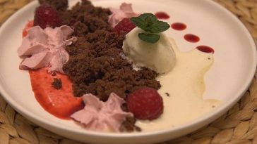 Creamy Tonka Bean and Vanilla Ice Cream