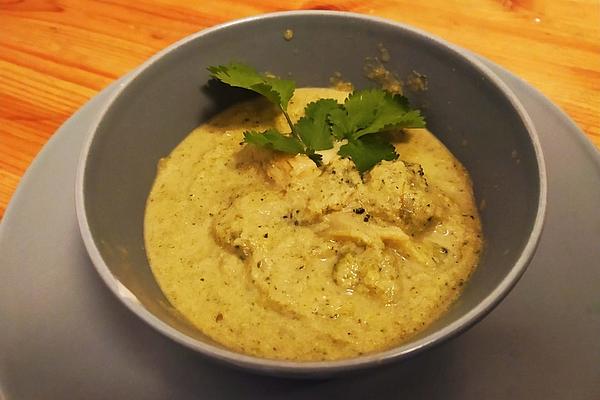 Coriander, Zucchini and Broccoli Soup