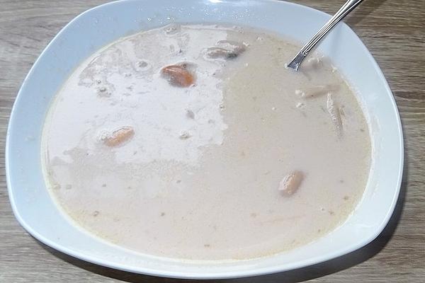 Cream Soup Made from Green-lipped Mussels and Asparagus À La Didi