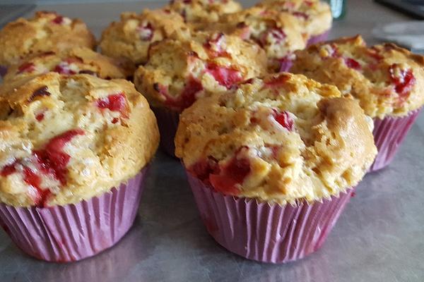 Creamy Currant Muffins