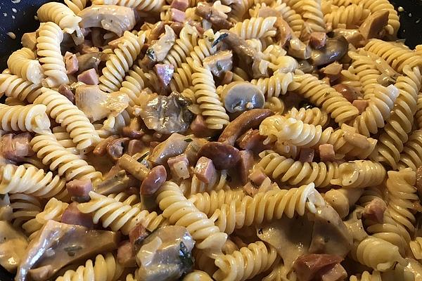 Delicious Sauce with Pasta, Rice and Meat