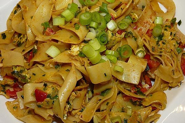 Fried Noodles with Eggs