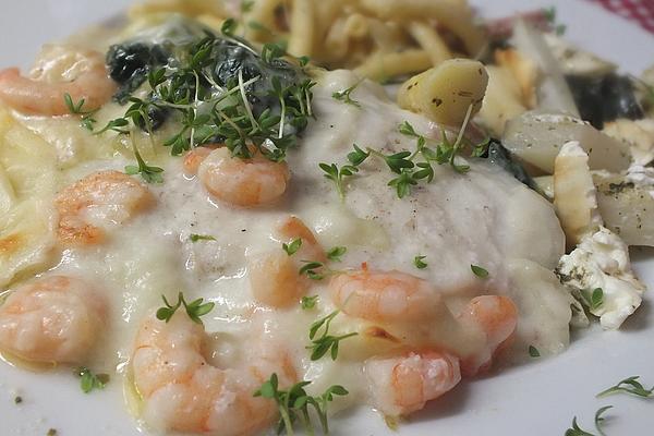 Gratinated Plaice Fillets with Shrimp on Spinach Leaves