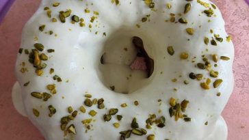 Rawnola on Warm Fruit Puree with Coconut Flour