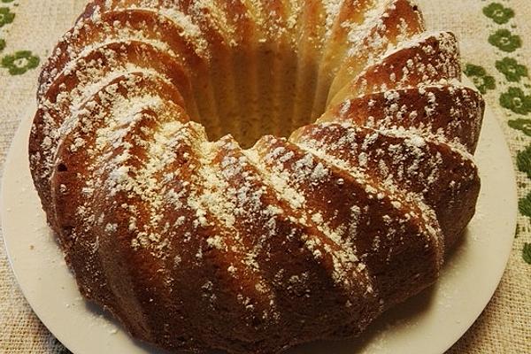 HEART`s Coconut Bundt Cake