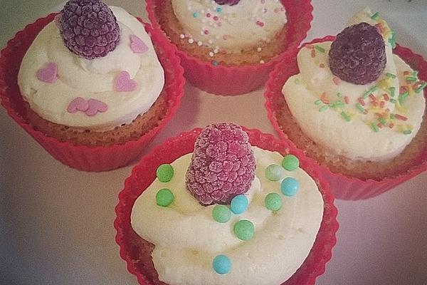 Lemonade Cupcakes with Vanilla Topping