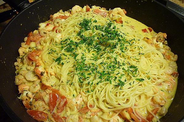 Linguine with Asparagus – Salmon – Shrimp Pan
