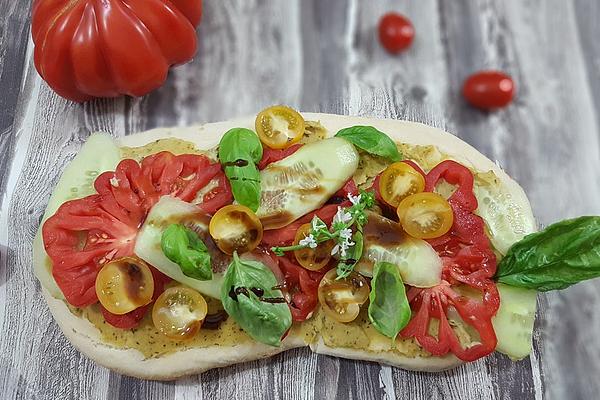 Make Salad Pizza Yourself