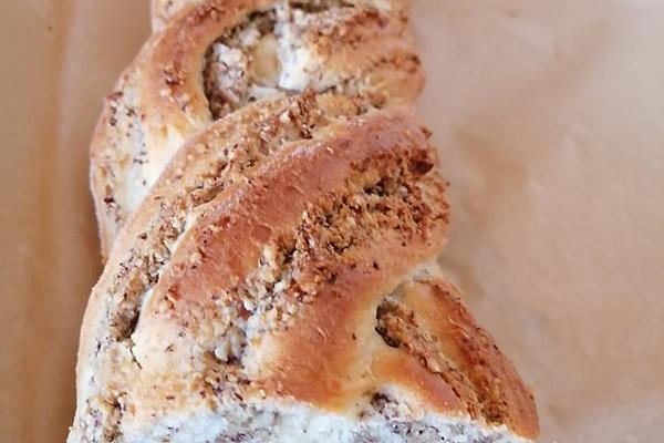 Nut Plait with Quark and Oil Batter
