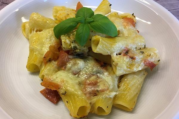 Pasta Bake with Tomatoes and Mozzarella