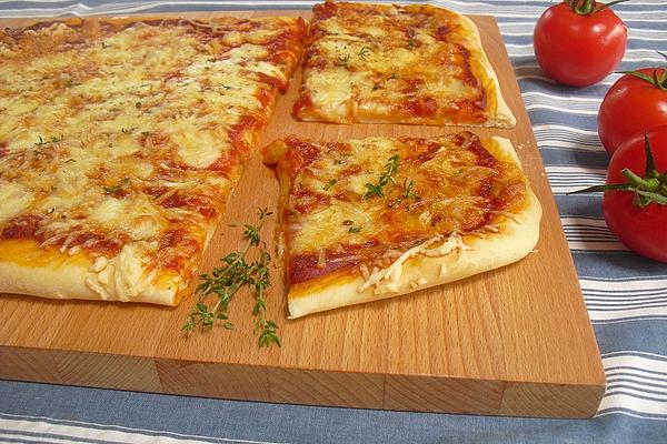 Pizza Margarita with Oregano