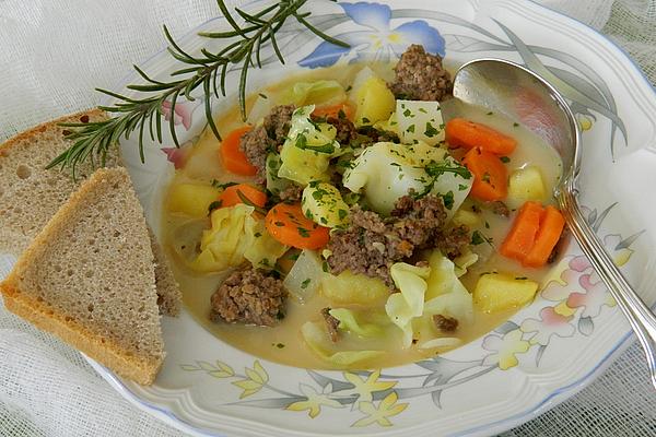 Pointed Cabbage, Potato and Vegetable Stew with Minced Beef