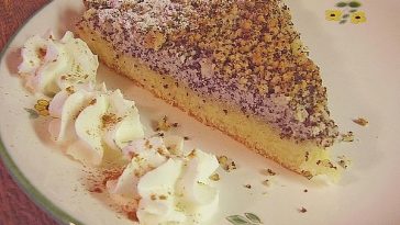 Poppy Seed Cake / Poppy Seed Strudel with Crumble, Yeast Dough