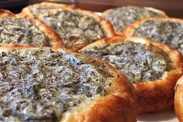 Quark – Pudding – Poppy Seed Particles