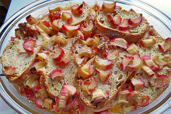 Rhubarb and Cream Bun Casserole with Dates