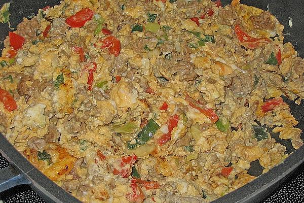 Scrambled Eggs with Minced Meat and Onions