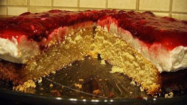 Quick Red Grits Cake with Sour Cream