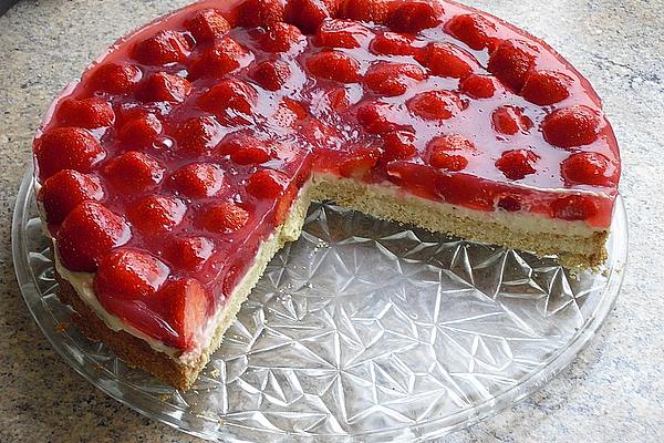 Strawberry Cake with Mascarpone Cream