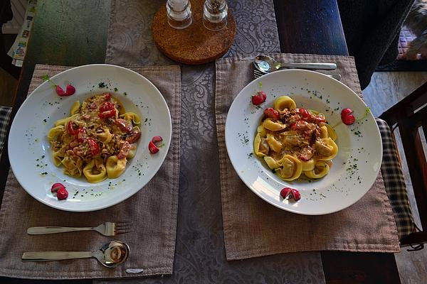 Tortellini with Gorgonzola and Tomatoes À La Soundjunky