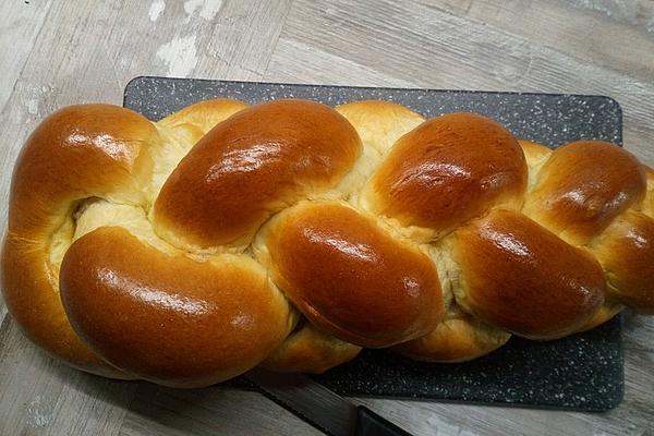 Triple-filled Yeast Dough Plait