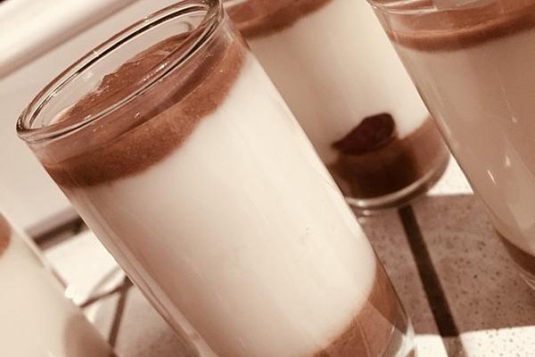 Vegan Tiramisu with Berries and Speculoos