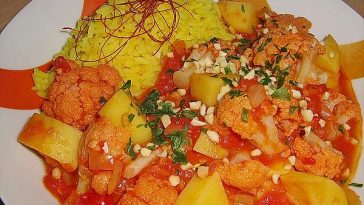 Indian Lentil Curry with Cauliflower