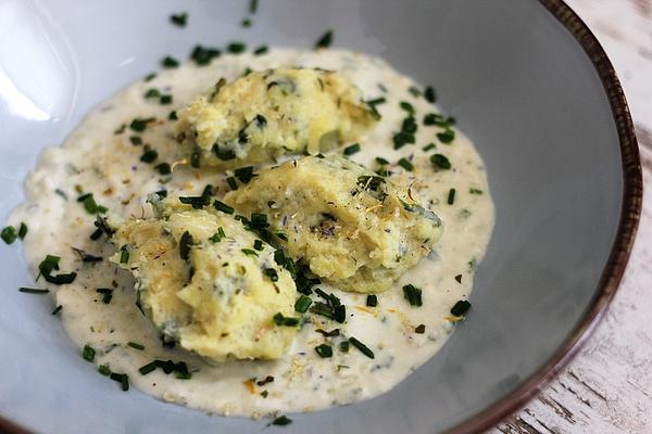 Wild Garlic Dumplings with Cheese Sauce