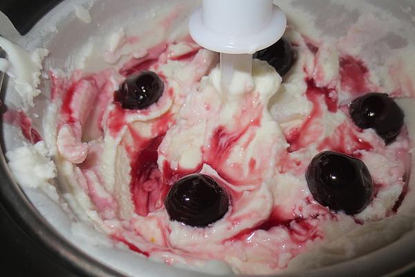 Yogurt Amarena Ice Cream