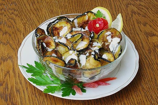 Zucchini Slices with Yogurt – Cinnamon Sauce